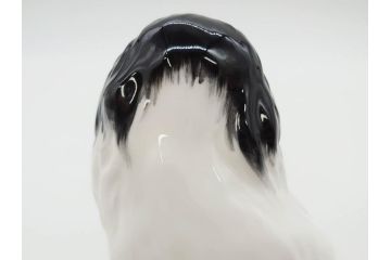 ノリタケ　NORITAKE　スタジオコレクション　狆(チン)　高さ 約10cm　大きな瞳が愛くるしいフィギュリン(犬、Studio Collection、ボーンチャイナ、置物、ディスプレイ、磁器、オブジェ)(R-079733)