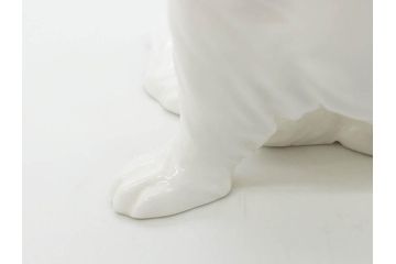 ノリタケ　NORITAKE　スタジオコレクション　狆(チン)　高さ 約10cm　大きな瞳が愛くるしいフィギュリン(犬、Studio Collection、ボーンチャイナ、置物、ディスプレイ、磁器、オブジェ)(R-079733)
