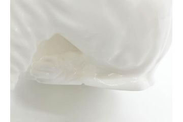 ノリタケ　NORITAKE　スタジオコレクション　狆(チン)　高さ 約10cm　大きな瞳が愛くるしいフィギュリン(犬、Studio Collection、ボーンチャイナ、置物、ディスプレイ、磁器、オブジェ)(R-079733)