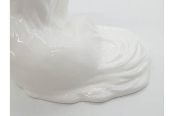 ノリタケ　NORITAKE　スタジオコレクション　狆(チン)　高さ 約10cm　大きな瞳が愛くるしいフィギュリン(犬、Studio Collection、ボーンチャイナ、置物、ディスプレイ、磁器、オブジェ)(R-079733)