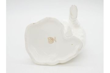 ノリタケ　NORITAKE　スタジオコレクション　狆(チン)　高さ 約10cm　大きな瞳が愛くるしいフィギュリン(犬、Studio Collection、ボーンチャイナ、置物、ディスプレイ、磁器、オブジェ)(R-079733)