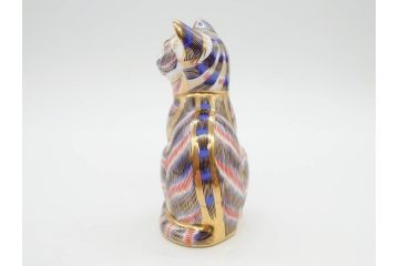 イギリス　ROYAL CROWN DERBY(ロイヤルクラウンダービー)　ペーパーウェイト　猫　うさぎ　繊細で華やかな色彩に心ときめくフィギュリン2点セット(ねこ、ネコ、兎、ウサギ、金彩、置物、磁器、ボーンチャイナ、オブジェ、ディスプレイ、英国)(R-079734)