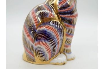 イギリス　ROYAL CROWN DERBY(ロイヤルクラウンダービー)　ペーパーウェイト　猫　うさぎ　繊細で華やかな色彩に心ときめくフィギュリン2点セット(ねこ、ネコ、兎、ウサギ、金彩、置物、磁器、ボーンチャイナ、オブジェ、ディスプレイ、英国)(R-079734)