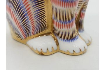 イギリス　ROYAL CROWN DERBY(ロイヤルクラウンダービー)　ペーパーウェイト　猫　うさぎ　繊細で華やかな色彩に心ときめくフィギュリン2点セット(ねこ、ネコ、兎、ウサギ、金彩、置物、磁器、ボーンチャイナ、オブジェ、ディスプレイ、英国)(R-079734)