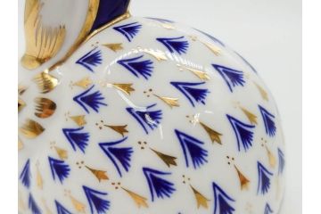 イギリス　ROYAL CROWN DERBY(ロイヤルクラウンダービー)　ペーパーウェイト　猫　うさぎ　繊細で華やかな色彩に心ときめくフィギュリン2点セット(ねこ、ネコ、兎、ウサギ、金彩、置物、磁器、ボーンチャイナ、オブジェ、ディスプレイ、英国)(R-079734)