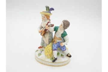 ドイツ　マイセン　Meissen　シェーンハイト　四季の寓意シリーズ　夏　匠の美技に見惚れるフィギュリン(少女、少年、農作業、金彩、置物、ディスプレイ、磁器、オブジェ)(R-079735)