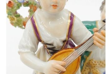 ドイツ　マイセン　Meissen　シェーンハイト　四季の寓意シリーズ　夏　匠の美技に見惚れるフィギュリン(少女、少年、農作業、金彩、置物、ディスプレイ、磁器、オブジェ)(R-079735)