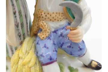 ドイツ　マイセン　Meissen　シェーンハイト　四季の寓意シリーズ　夏　匠の美技に見惚れるフィギュリン(少女、少年、農作業、金彩、置物、ディスプレイ、磁器、オブジェ)(R-079735)