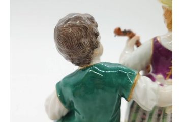 ドイツ　マイセン　Meissen　シェーンハイト　四季の寓意シリーズ　夏　匠の美技に見惚れるフィギュリン(少女、少年、農作業、金彩、置物、ディスプレイ、磁器、オブジェ)(R-079735)