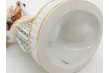 ドイツ　マイセン　Meissen　シェーンハイト　四季の寓意シリーズ　夏　匠の美技に見惚れるフィギュリン(少女、少年、農作業、金彩、置物、ディスプレイ、磁器、オブジェ)(R-079735)