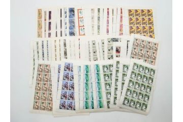 未使用切手　シート　バラ　額面483,182円　切手まとめてセット(ふるさとの花、国民体育大会記念、ドラえもん、キティ、スヌーピー、ディズニー、相撲絵シリーズ、記念切手、切手コレクション)(R-079742)