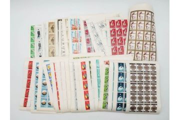 未使用切手　シート　バラ　額面483,182円　切手まとめてセット(ふるさとの花、国民体育大会記念、ドラえもん、キティ、スヌーピー、ディズニー、相撲絵シリーズ、記念切手、切手コレクション)(R-079742)
