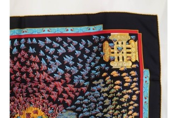 フランス　HERMES(エルメス)　カレ90　RENCONTRE OCEANE(大西洋の出会い)　色鮮やかなシルクのスカーフ　外箱付き　(R-079743)