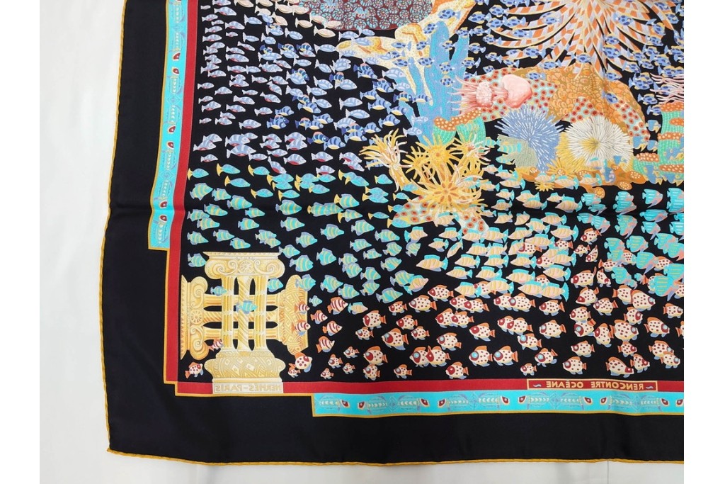 フランス　HERMES(エルメス)　カレ90　RENCONTRE OCEANE(大西洋の出会い)　色鮮やかなシルクのスカーフ　外箱付き　(R-079743)