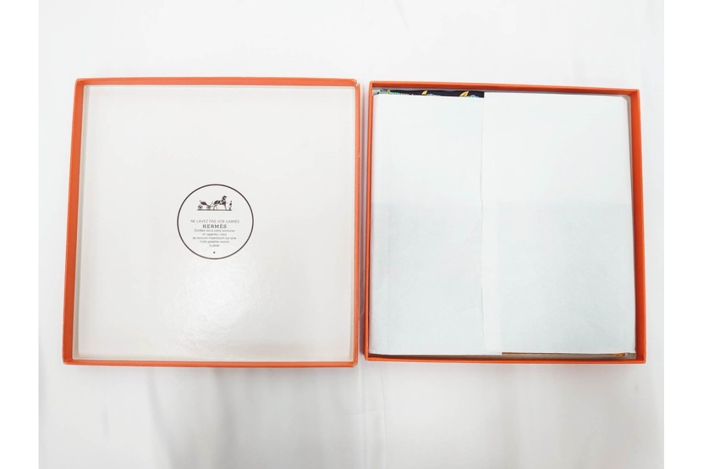 フランス　HERMES(エルメス)　カレ90　RENCONTRE OCEANE(大西洋の出会い)　色鮮やかなシルクのスカーフ　外箱付き　(R-079743)