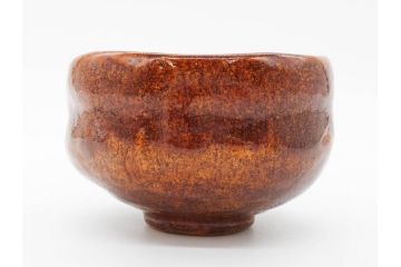 九代 大樋長左衛門　飴釉　約13cm　4.1寸　艶やかな釉薬が美しい見事な茶碗(茶器、抹茶碗、茶道具、和食器、煎茶道具、鵬雲斎書付、大樋焼、落款印、四寸一分、茶巾付き、共箱付き)(R-079744)　