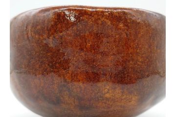 九代 大樋長左衛門　飴釉　約13cm　4.1寸　艶やかな釉薬が美しい見事な茶碗(茶器、抹茶碗、茶道具、和食器、煎茶道具、鵬雲斎書付、大樋焼、落款印、四寸一分、茶巾付き、共箱付き)(R-079744)　