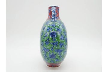 館林源右衛門　緑彩唐草　高さ 約24cm　緻密なデザインが美しい扁壷(壺、一輪挿し、花瓶、花器、花生、花入、フラワーベース、陶器、共箱付き)(R-079745)