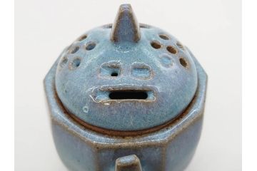 中里重利　鈞窯　水色の釉薬に魅せられる香炉(三玄窯、香爐、唐津焼、仏具、茶道具、落款印、共箱付き)(R-079747)
