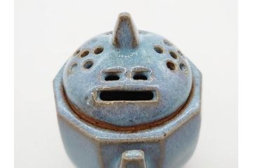 中里重利　鈞窯　水色の釉薬に魅せられる香炉(三玄窯、香爐、唐津焼、仏具、茶道具、落款印、共箱付き)(R-079747)