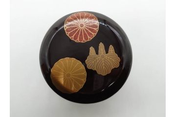 八代 中村宗哲　菊桐蒔絵　雅な美しさのある茶入(花、金彩、漆器、木製、茶入れ、茶筒、茶道具、茶器、又妙斎書付、共箱付き)(R-079748)