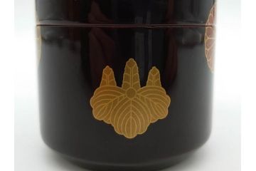 八代 中村宗哲　菊桐蒔絵　雅な美しさのある茶入(花、金彩、漆器、木製、茶入れ、茶筒、茶道具、茶器、又妙斎書付、共箱付き)(R-079748)
