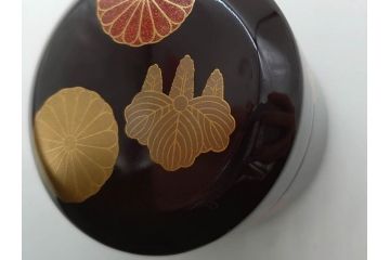 八代 中村宗哲　菊桐蒔絵　雅な美しさのある茶入(花、金彩、漆器、木製、茶入れ、茶筒、茶道具、茶器、又妙斎書付、共箱付き)(R-079748)