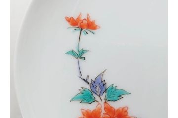 重要無形文化財　人間国宝　十三代 酒井田柿右衛門　有田焼　錦　牡丹文　約11cm　3.5寸　食卓に華やぎを添える小皿5枚セット(花、鳥、豆皿、手塩皿、和皿、和食器、共箱付き、裏印、花押、三寸五分)(R-079750)