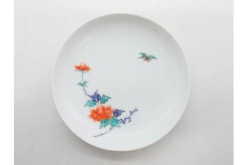 重要無形文化財　人間国宝　十三代 酒井田柿右衛門　有田焼　錦　牡丹文　約11cm　3.5寸　食卓に華やぎを添える小皿5枚セット(花、鳥、豆皿、手塩皿、和皿、和食器、共箱付き、裏印、花押、三寸五分)(R-079750)