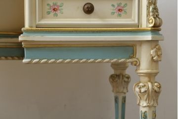 イタリアビンテージ　希少デザイン　華やかな装飾と可愛らしい色遣いが素敵なロココ調のデスク(ワークデスク、片袖机、在宅用、在宅ワーク用、ヴィンテージ)(R-079754)