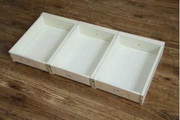 イタリアビンテージ　希少デザイン　華やかな装飾と可愛らしい色遣いが素敵なロココ調のデスク　(R-079754)