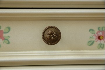 イタリアビンテージ　希少デザイン　華やかな装飾と可愛らしい色遣いが素敵なロココ調のデスク　(R-079754)