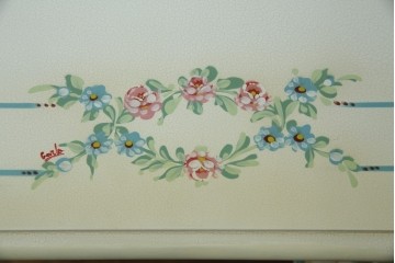 イタリアビンテージ　希少デザイン　華やかな装飾と可愛らしい色遣いが素敵なロココ調のデスク　(R-079754)