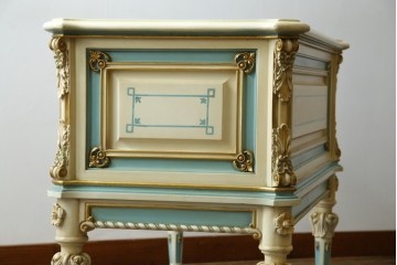 イタリアビンテージ　希少デザイン　華やかな装飾と可愛らしい色遣いが素敵なロココ調のデスク　(R-079754)