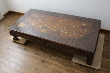 和製ビンテージ　見事な花鳥図と龍の総彫りが目を引くガラス天板付き座卓(ローテーブル、センターテーブル、リビングテーブル、ヴィンテージ)(R-079759)