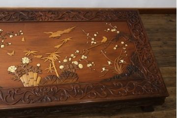 和製ビンテージ　見事な花鳥図と龍の総彫りが目を引くガラス天板付き座卓(ローテーブル、センターテーブル、リビングテーブル、ヴィンテージ)(R-079759)