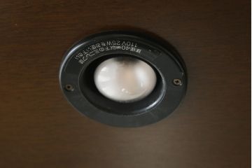 中古　maruni(マルニ木工)　地中海ロイヤル　照明と鏡付きで素敵なディスプレイが叶う飾棚80(キュリオケース、キャビネット、食器棚、カップボード、飾り棚、戸棚、収納棚)(定価約60万円)(R-079760)