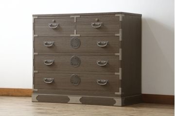 中古　美品　伝統工芸　桐屋田中製　意匠を凝らした美しい金具が魅力的な加茂総桐箪笥(総桐たんす、和たんす、衣装タンス、収納箪笥、整理箪笥、サイドチェスト、サイドボード、引き出し)(定価推定約42万)(R-079761)