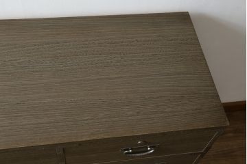 中古　美品　伝統工芸　桐屋田中製　意匠を凝らした美しい金具が魅力的な加茂総桐箪笥(総桐たんす、和たんす、衣装タンス、収納箪笥、整理箪笥、サイドチェスト、サイドボード、引き出し)(定価推定約42万)(R-079761)