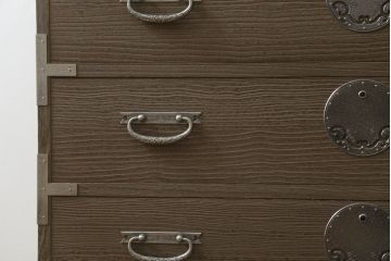 中古　美品　伝統工芸　桐屋田中製　意匠を凝らした美しい金具が魅力的な加茂総桐箪笥(総桐たんす、和たんす、衣装タンス、収納箪笥、整理箪笥、サイドチェスト、サイドボード、引き出し)(定価推定約42万)(R-079761)