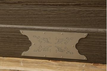 中古　美品　伝統工芸　桐屋田中製　意匠を凝らした美しい金具が魅力的な加茂総桐箪笥(総桐たんす、和たんす、衣装タンス、収納箪笥、整理箪笥、サイドチェスト、サイドボード、引き出し)(定価推定約42万)(R-079761)