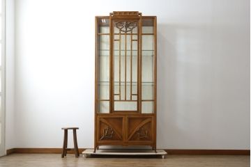 中古　美品!!　イタリア高級家具　Medea(メデア)　レアモデル　Liberty Collection(リバティ・コレクション)　971　エレガントなデザインが美しいディスプレイキャビネット(キュリオケース、ガラスケース、ショーケース、コレクションケース、飾り棚、戸棚、収納棚、店舗什器)(定価約195万円)(R-079763)