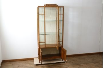 中古　美品!!　イタリア高級家具　Medea(メデア)　レアモデル　Liberty Collection(リバティ・コレクション)　971　エレガントなデザインが美しいディスプレイキャビネット(キュリオケース、ガラスケース、ショーケース、コレクションケース、飾り棚、戸棚、収納棚、店舗什器)(定価約195万円)(R-079763)
