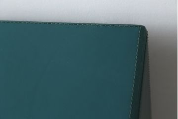 中古　美品　イタリア製　i4MARIANI(クアトロ・マリアーニ)　Guido Faleschini(グイド・ファレスキーニ)デザイン　DOLMEN(ドルメン)　本革(レザー)張りの独特の風合いが楽しめるおしゃれなサイドボード(サイドキャビネット、収納棚、戸棚、リビングボード)(定価約200万円)(R-079764)