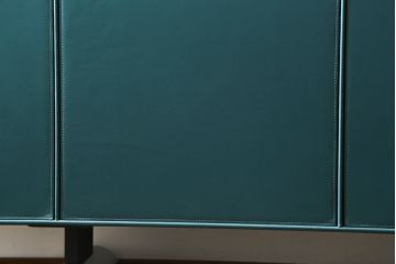 中古　美品　イタリア製　i4MARIANI(クアトロ・マリアーニ)　Guido Faleschini(グイド・ファレスキーニ)デザイン　DOLMEN(ドルメン)　本革(レザー)張りの独特の風合いが楽しめるおしゃれなサイドボード(サイドキャビネット、収納棚、戸棚、リビングボード)(定価約200万円)(R-079764)