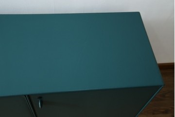 中古　美品　イタリア製　i4MARIANI(クアトロ・マリアーニ)　Guido Faleschini(グイド・ファレスキーニ)デザイン　DOLMEN(ドルメン)　本革(レザー)張りの独特の風合いが楽しめるおしゃれなサイドボード　定価約200万円　(R-079764)