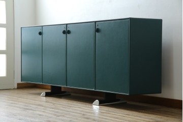 中古　美品　イタリア製　i4MARIANI(クアトロ・マリアーニ)　Guido Faleschini(グイド・ファレスキーニ)デザイン　DOLMEN(ドルメン)　本革(レザー)張りの独特の風合いが楽しめるおしゃれなサイドボード　定価約200万円　(R-079764)