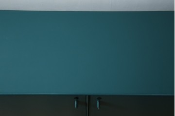 中古　美品　イタリア製　i4MARIANI(クアトロ・マリアーニ)　Guido Faleschini(グイド・ファレスキーニ)デザイン　DOLMEN(ドルメン)　本革(レザー)張りの独特の風合いが楽しめるおしゃれなサイドボード　定価約200万円　(R-079764)