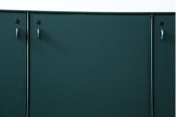 中古　美品　イタリア製　i4MARIANI(クアトロ・マリアーニ)　Guido Faleschini(グイド・ファレスキーニ)デザイン　DOLMEN(ドルメン)　本革(レザー)張りの独特の風合いが楽しめるおしゃれなサイドボード　定価約200万円　(R-079764)