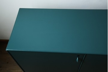 中古　美品　イタリア製　i4MARIANI(クアトロ・マリアーニ)　Guido Faleschini(グイド・ファレスキーニ)デザイン　DOLMEN(ドルメン)　本革(レザー)張りの独特の風合いが楽しめるおしゃれなサイドボード　定価約200万円　(R-079764)